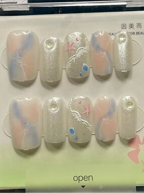 Pearlescent Pastel Ocean 24 Press on nails with starfish Accents